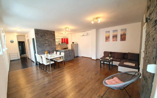 Apartments Lara