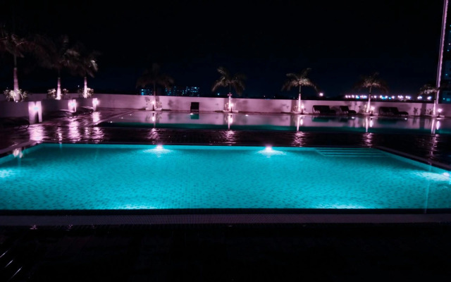 Comfortable18 3R2B 7pax Meritus Perai