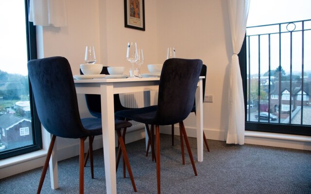 Livestay - 2 Bed 2 Bath Minutes From Heathrow