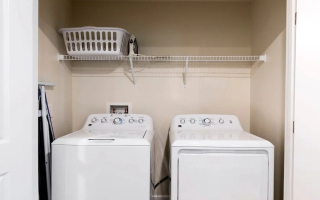 Storey Lake 10br Home Pool/spa/game Room,greenview