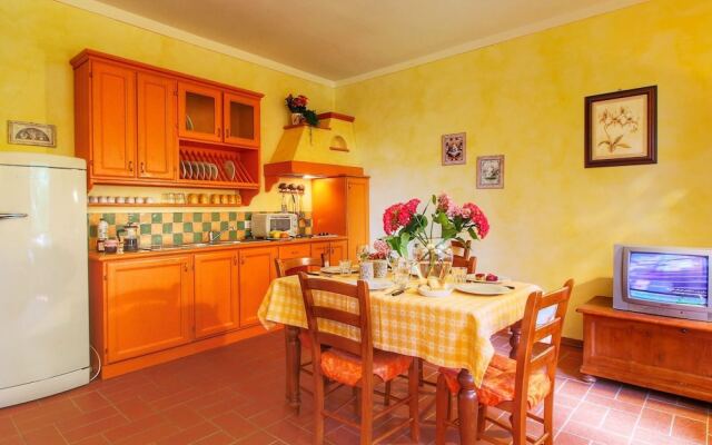 Farmhouse in Loro Ciuffenna With Pool