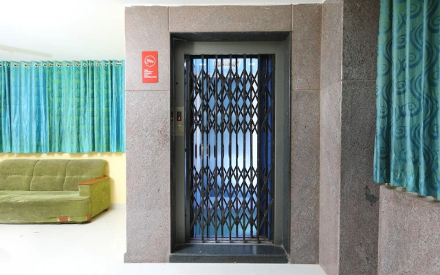 Hotel Golden Rooms By OYO Rooms
