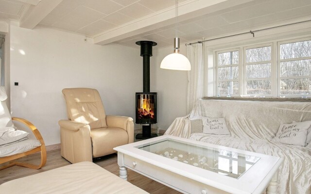 6 Person Holiday Home in Bogense