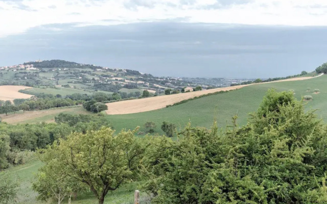 Traditional Villa in Varano With Private Garden