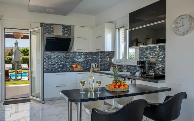 Villa Elena Beach - With Private Heated Pool