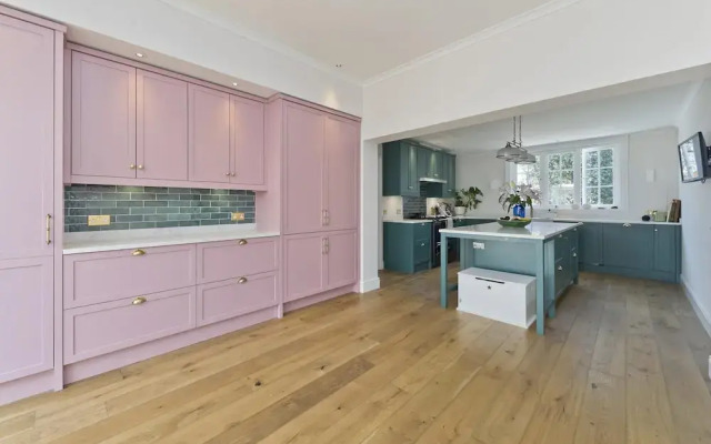 Amazing Spacious 5 Bed House Wimbledon