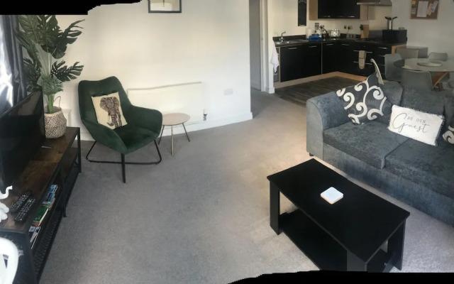 Stunning 2-bed Apartment in Newton Abbot