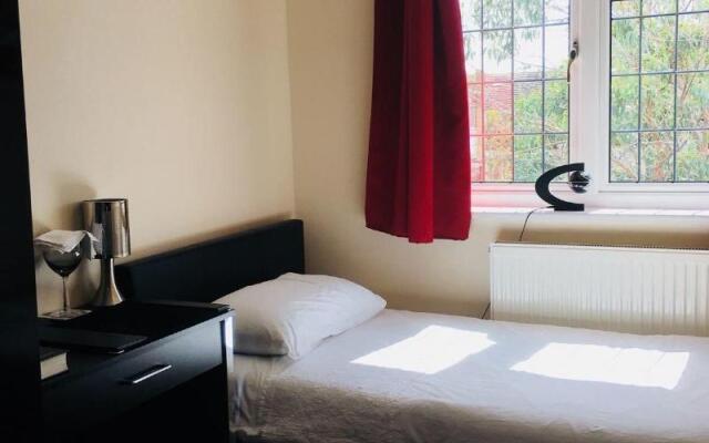 Bianca's House Hotel Heathrow Airport