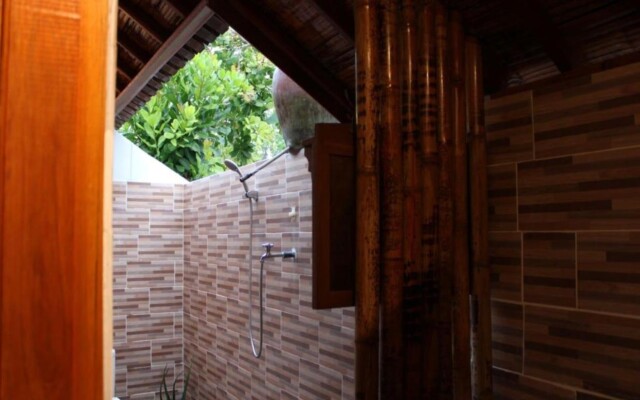 Kubu Reot Taman Asri