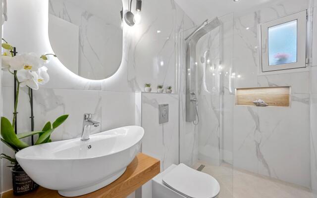 Aristo Apartment by Estia