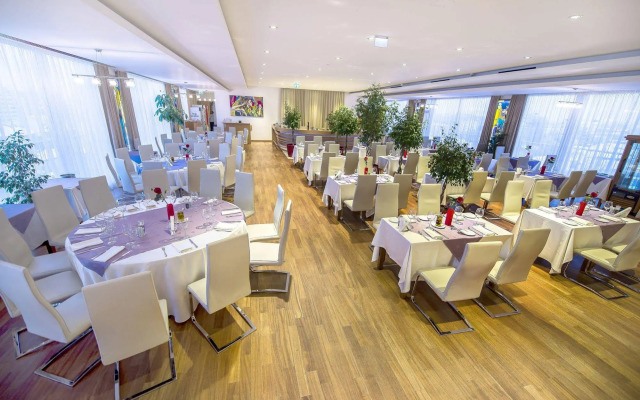 Marshal Garden Hotel