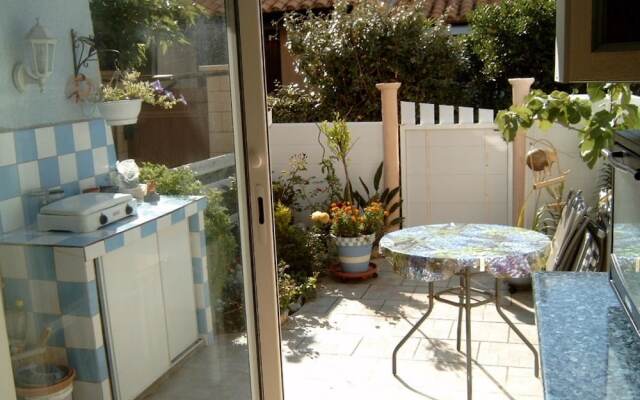 House With 2 Bedrooms in Leucate, With Enclosed Garden