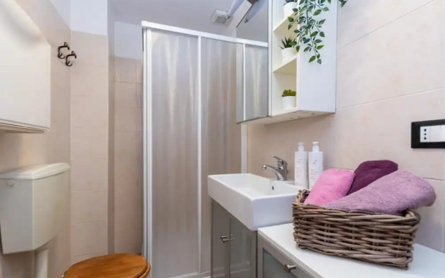 Nice and Cozy Apartment in Crocetta by Wonderful Italy