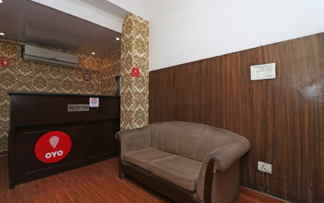 OYO 10381 Hotel Aerodrome Palace