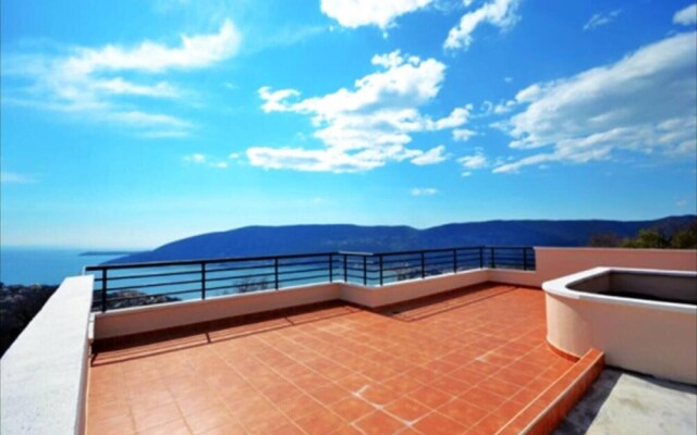 Superb Breathtaking Views 3bedroom All Day Sun