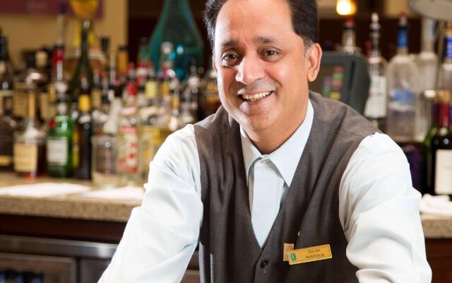 Embassy Suites by Hilton Detroit Troy Auburn Hills