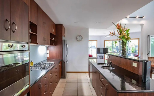 Four Mile Beach Retreat
