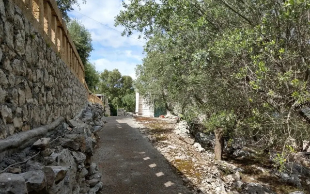 And001 in Andrano With 4 Bedrooms and 2 Bathrooms