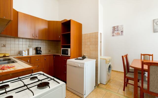Budapest Apart-NAM-Queen Room