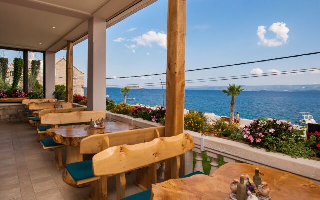 Luxury Seaside Apartments