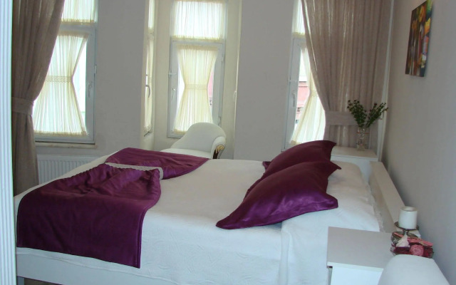 Tom Square Boutique Hotel