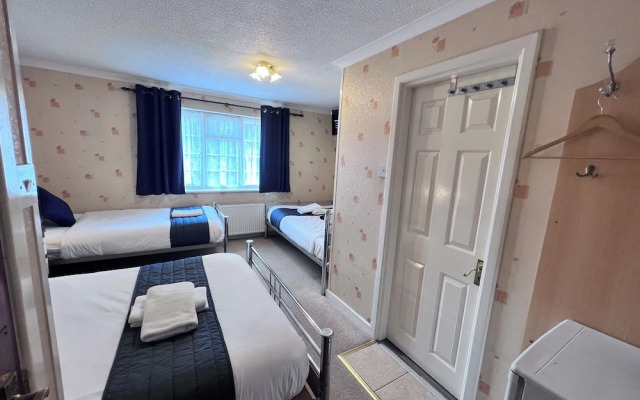 All Seasons Gatwick Guest House