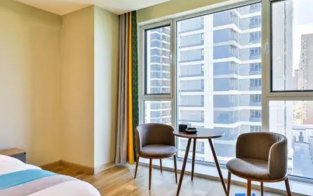 Maker Commune Cinema-style Apartment (Qinghe Peninsula)