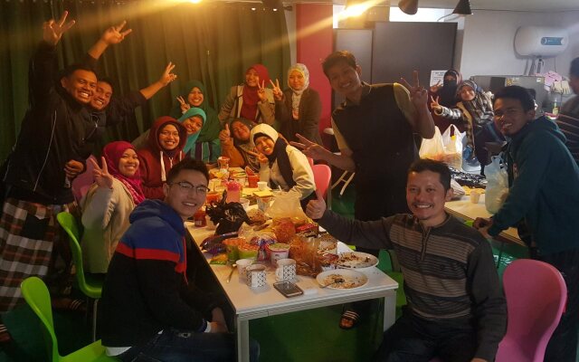 Kimchee Downtown Guesthouse - Hostel