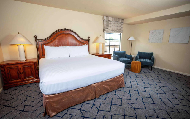 Scottsdale Plaza Resort