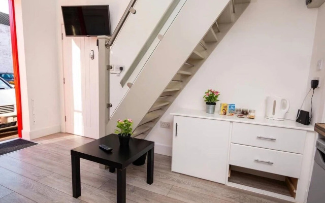 Funky Studio Apartment