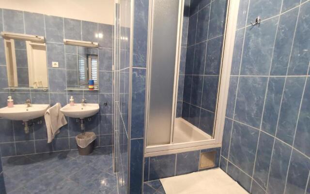 Spacious 140m2 Downtown 3 Bedroom Apartment