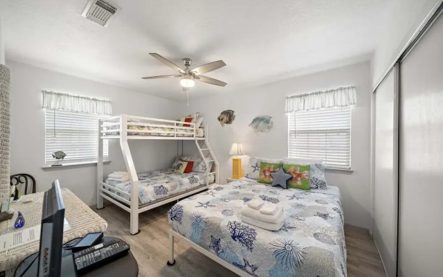 Seaview Island Getaway 3 Bedroom Home