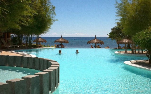 Bluewater Panglao Beach Resort