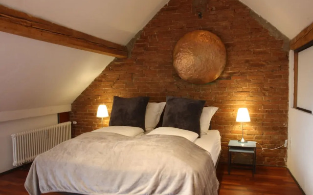 Art-be-and-b Bed and Breakfast