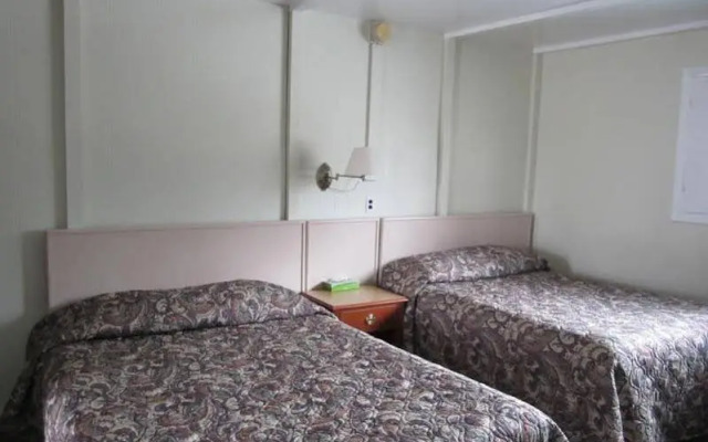 Bell Mountain Motel McBride