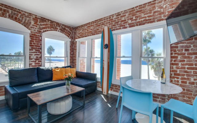 Venice Breeze Suites