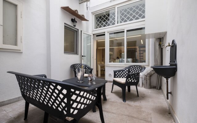 Silver Novella Luxury Apartment