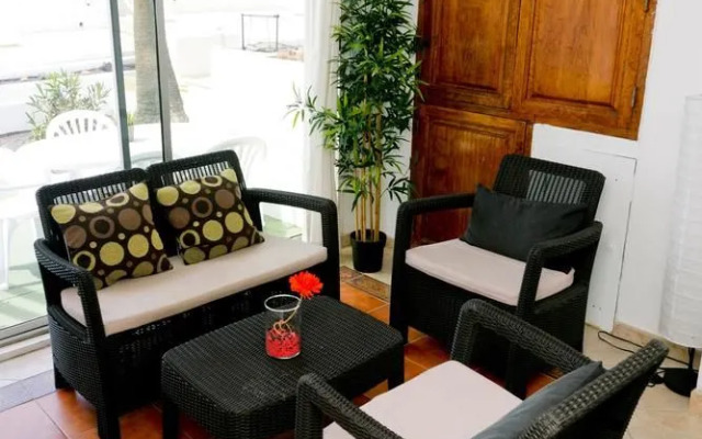 2 Bedroom Condo 02136063 by HomeRez