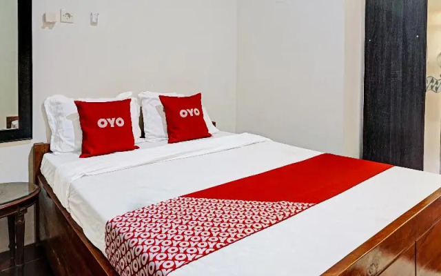 Oyo 91502 Kost Bu Lilies Syariah