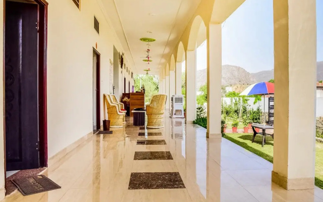 SPOT ON 40183 Moon Bagh