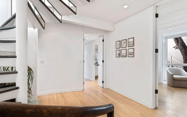 Coastline Villa In Malibu