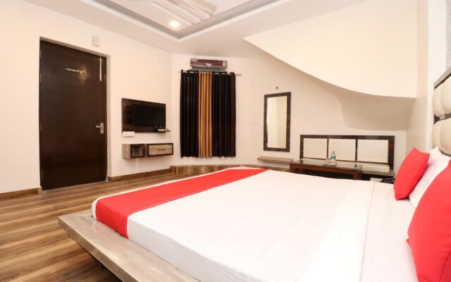 Unique House by OYO Rooms