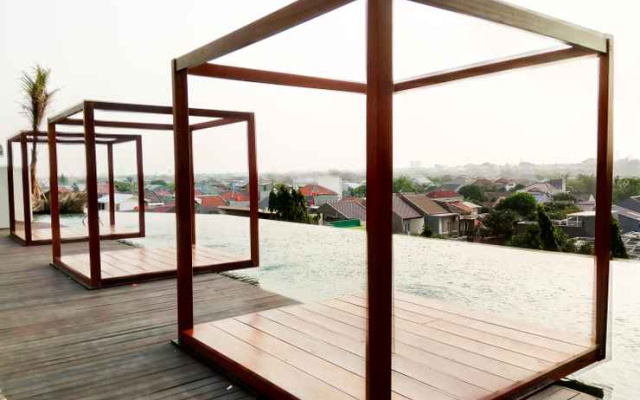Comfy Homey Studio Apartment @ Grand Kamala Lagoon By Travelio