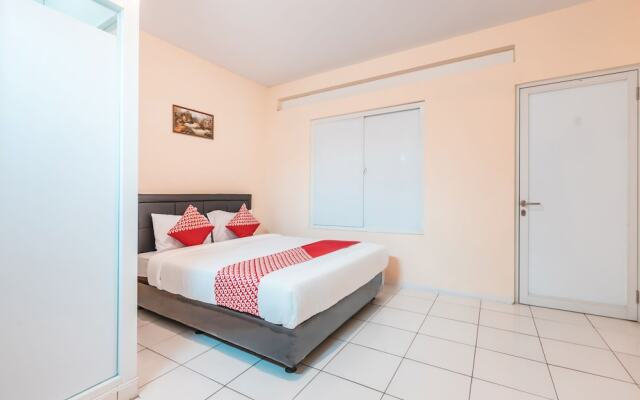 Super OYO 1868 J&b Room Pramuka