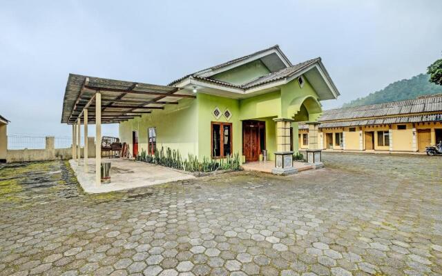 OYO 92406 Hotel Renata 1