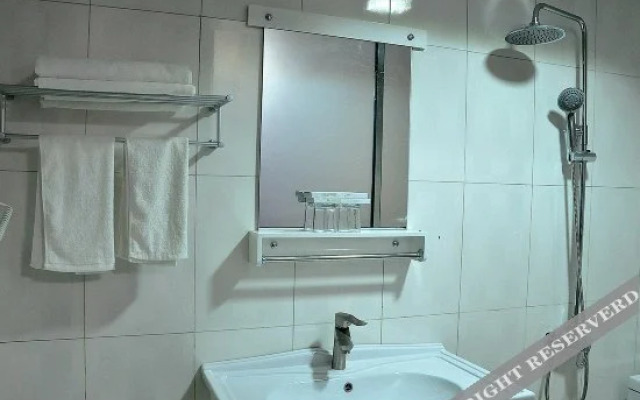 Fuding Express Hotel