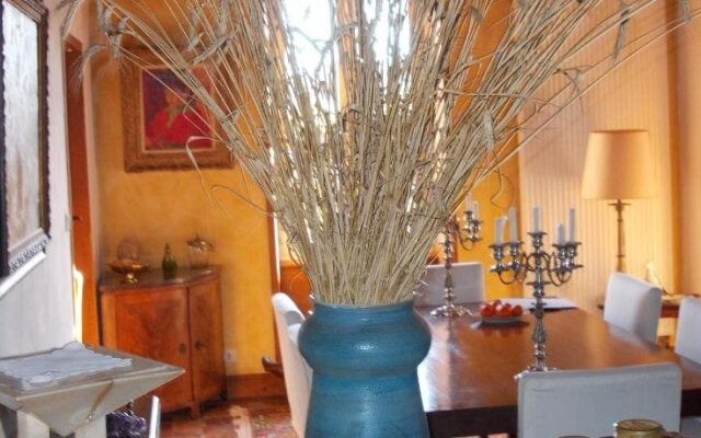 "Domaine De Clermont"