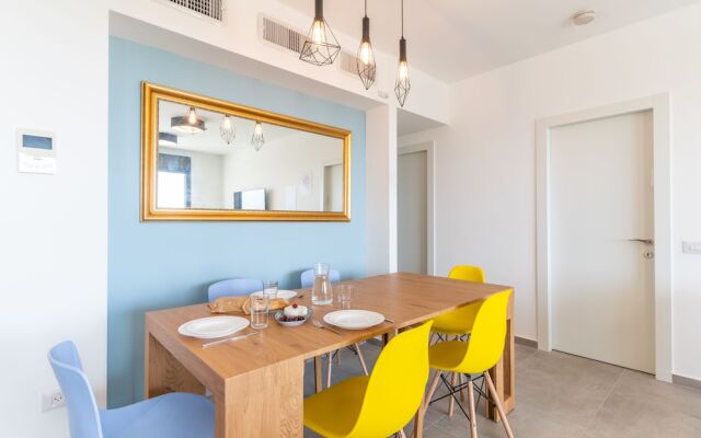 Sunlit Balcony & Coastal Charm by Sea N' Rent