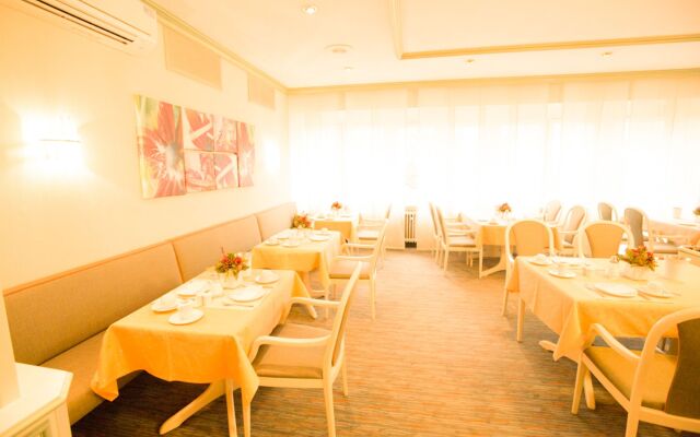 AVIA Hotel