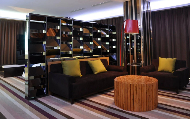 Qingdao Jinfuyue Hotel (Heilongjiang Middle Road Oriental City Branch)